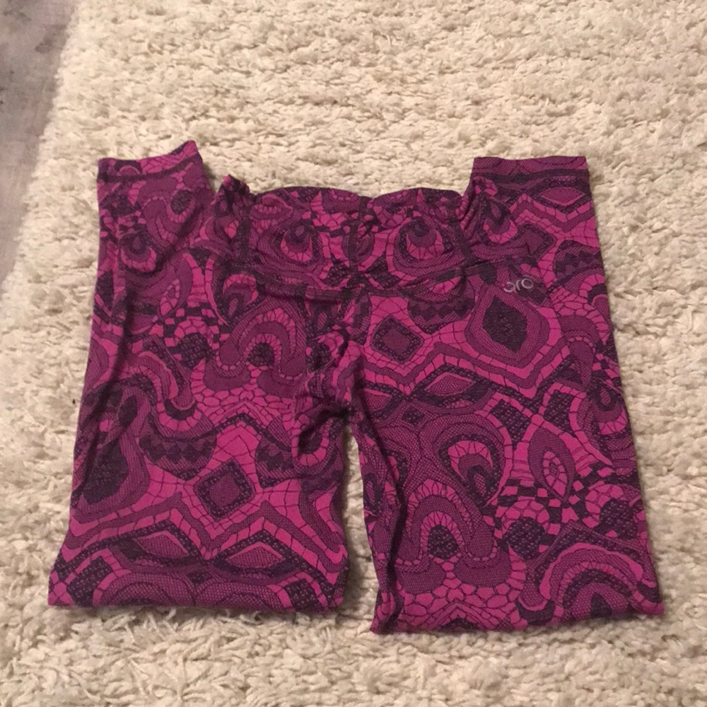 Pink/lace pattern Brazilian leggings. Size small